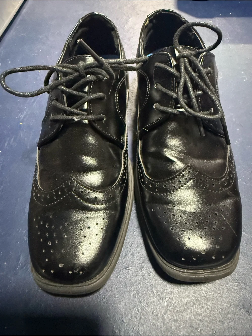 Classic Black Boy’s Wingtip Dress Shoes - Unbranded size 2